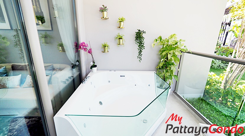 Copacabana Beach Jomtien Condo For Sale - COPAC05