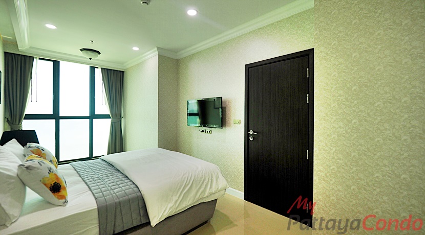 Dusit Grand Condo View For Sale - DUSITG04