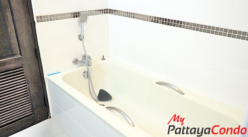 Pattaya Klang Center Point Condo For Sale - PKCP03