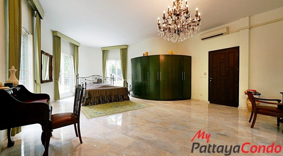 Thaily Wood Village East Pattaya Pool Villa For Sale - HETW01
