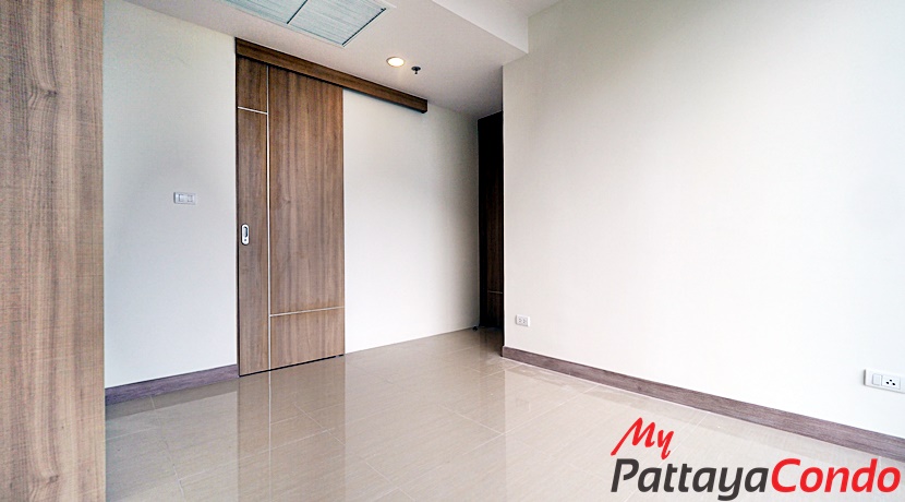 Riviera Wong Amat Condo For Sale - RW40