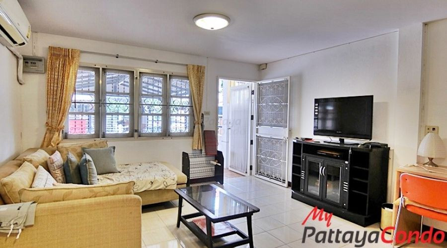 Sub Sombat Village Central Pattaya Townhouse For Sale - HCSS01-0