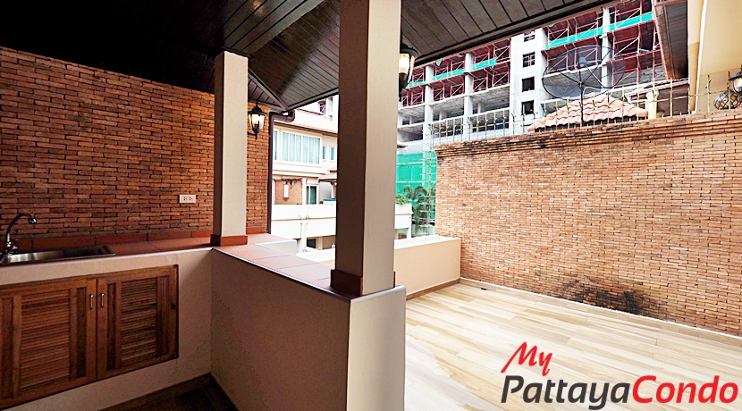 Beverly Hills Village Pattaya Townhouse For Sale - HP0003