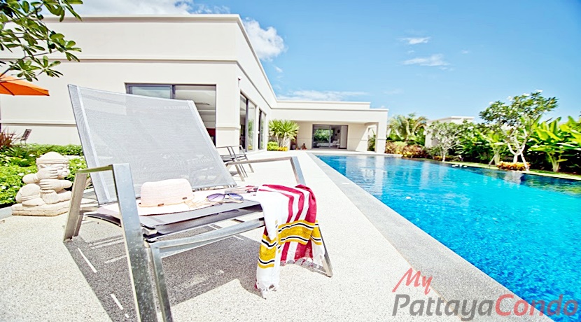 The Vineyard Phase 3 East Pattaya Pool Villa For Sale - HEVY301