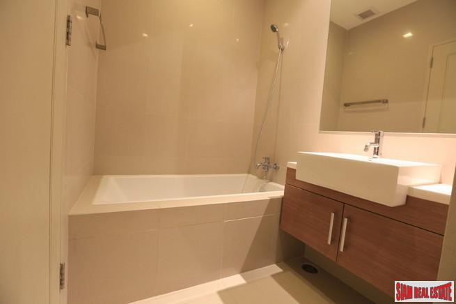 Noble Reveal Condominium | Two Bedroom Corner Condo with Wrap Around Windows and Fantastic City Views in Ekkamai-6