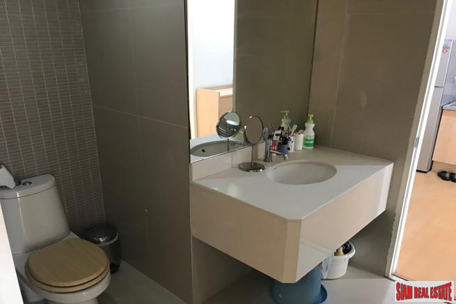 The Trendy Sukhumvit 13 | Bright Contemporary One Bedroom Condo with City Views in Nana-7