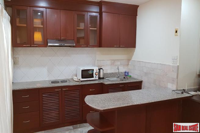 Saranjai Mansion | Large One Bedroom with Balcony and Pool View on Sukhumvit 6, Bangkok-6