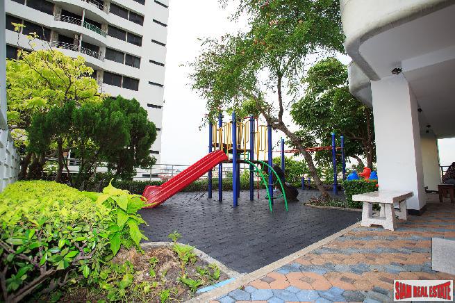 Regent on the Park 3 | Expansive City Views from This Three Bedroom Condo in Phrom Phong-16
