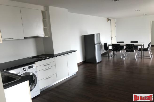 D65 | Large Spacious Three Bedroom in Low Rise Condo between Ekkamai and Phra Khanong-14