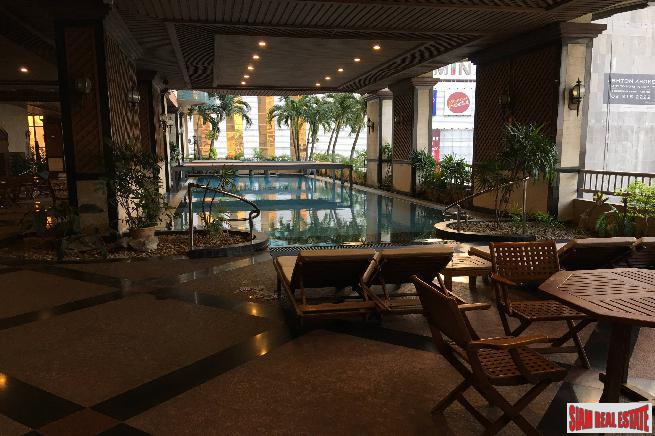 Las Colinas | Exceptional 2 Bed Condo at Asoke, only 150 metres to BTS/MRT-19