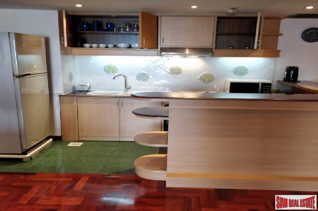 Las Colinas | Exceptional 2 Bed Condo at Asoke, only 150 metres to BTS/MRT-29