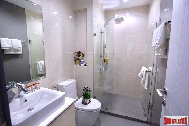 Newly Completed Classy High-Rise Condo at Wongwian Yai BTS, Sathorn-10