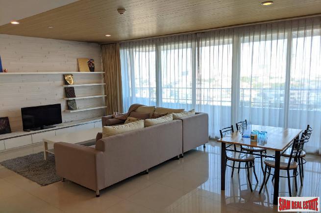 Watermark | Stunning Three-Bedroom Riverside Condominium for Sale in Bangkok-12