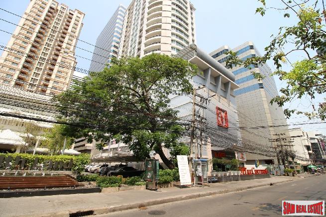 Unique 4 Bed Penthouse Condo with Private Pool and Panoramic Views at Asoke, Bangkok-29