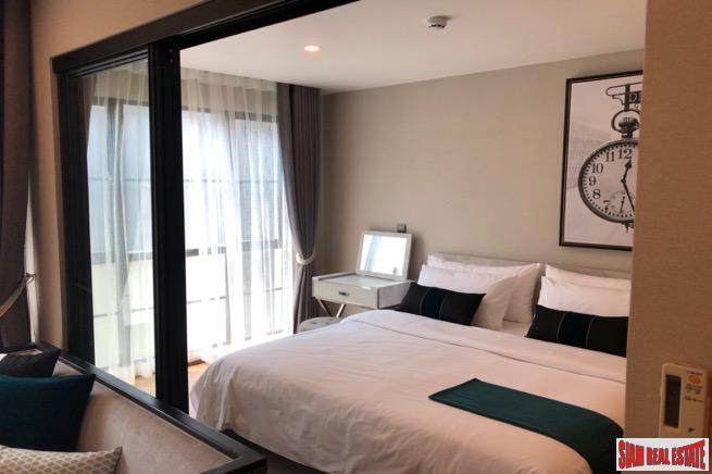Na Vara Residence | Bright and Comfortable One Bedroom Pool View Condo in Chit Lom-16