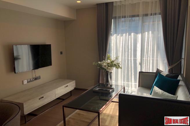 Na Vara Residence | Bright and Comfortable One Bedroom Pool View Condo in Chit Lom-1