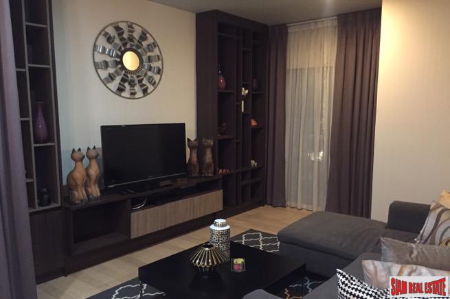 Noble Refine | Large and Nicely Decorated Two Bedroom Condo Near Major Phrom Phong Shopping & BTS-3