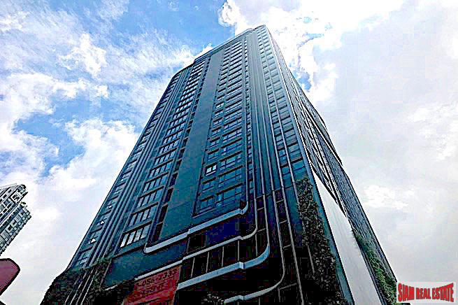 Exclusive Private Living in this New Ratchathewi Condominium - One Bedrooms-0