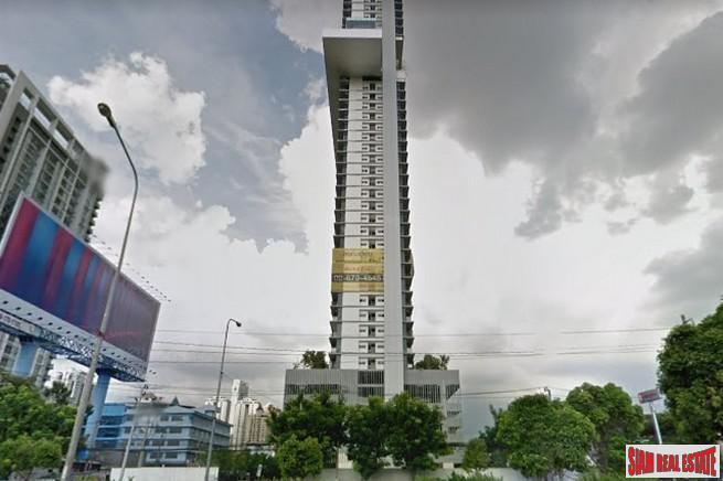 New Two Bedroom Condos for Sale with Exceptional Chao Phraya River Views in Chong Nonsi-18