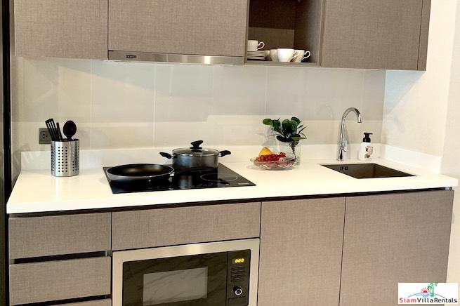 RHYTHM Ekkamai | Large Modern Two Bedroom Corner for Rent in New Condo-23