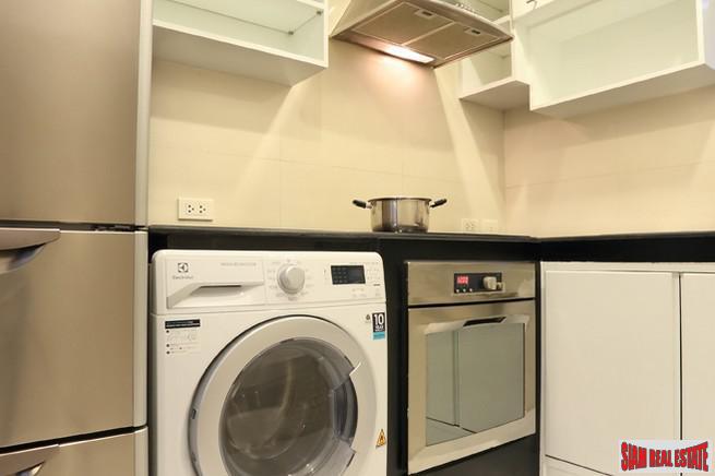Urbana Langsuan | Comfortable Two Bedroom Condo with Lots of Wood Accents in Lumphini-2