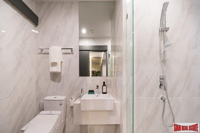 Just Completed Luxury High-Rise Condo with 360 Roof Pool at Victory Monument, Phaya Thai - Studio Units-22