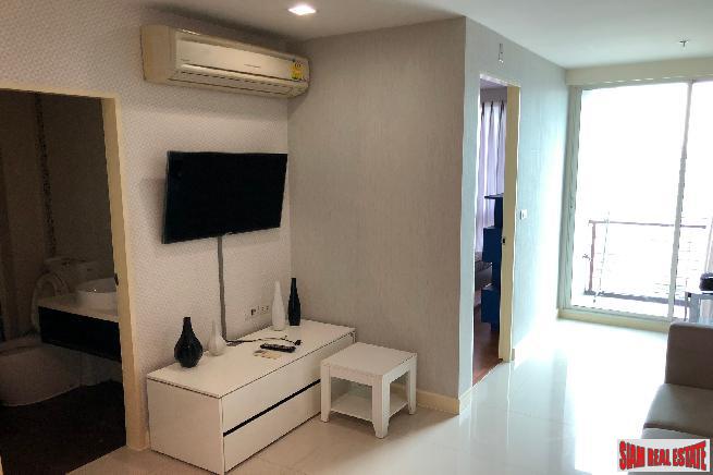 [email protected] | Modern 1 Bed Condo in High-Rise Condo at Sam Yan, Bang Rak-3