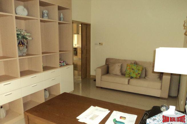 Laguna Village Townhomes | Extra Spacious Three Bedroom with Large Private Pool and Lagoon Views