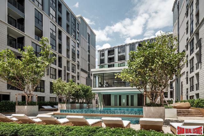 New Luxury Low Rise Condominium Project in an Excellent Area Rama 9 - Two Bed