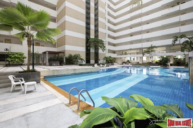 The Regent Royal Place 2 | Extra Large One Bedroom Condo for Sale Close to Lumpini Park and BTS Ratchadamri