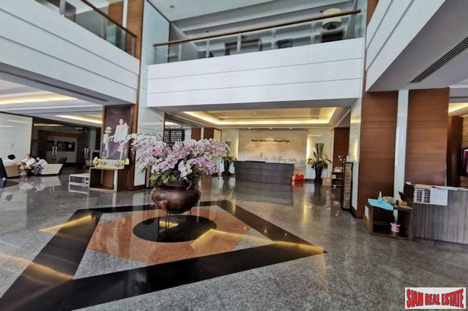 Baan Sathorn Chaophraya | Exceptional River Views from this Two Bedroom Condo for Sale in Saphan Taksin-1