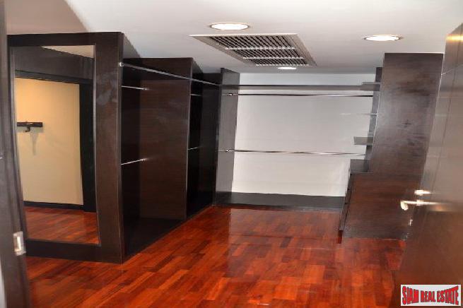 Supreme Elegance | Beautiful 2 Bed Condo with Big Balcony for Sale in Low-Rise Boutique Building at Nanglinchi Road, Sathorn-12