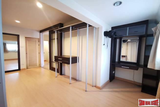 Three Storey Three Bedroom Townhouse for Sale in a Quiet Sukhumvit 39 Location-12