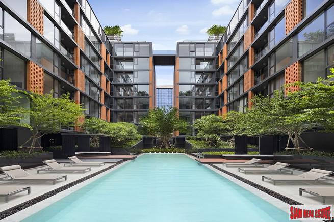 Newly Completed High Quality Low-Rise Condo with Excellent Facilities close to BTS Ekkamai - 2 Bed Units