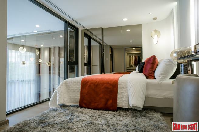 Hot New Luxury High-Rise Condo at the New Central Business District next to MRT Huai Khwang - 1 Bed Units - Free Full Furniture and Discount!-17