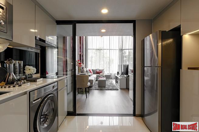 Hot New Luxury High-Rise Condo at the New Central Business District next to MRT Huai Khwang - 1 Bed Units - Free Full Furniture and Discount!-27