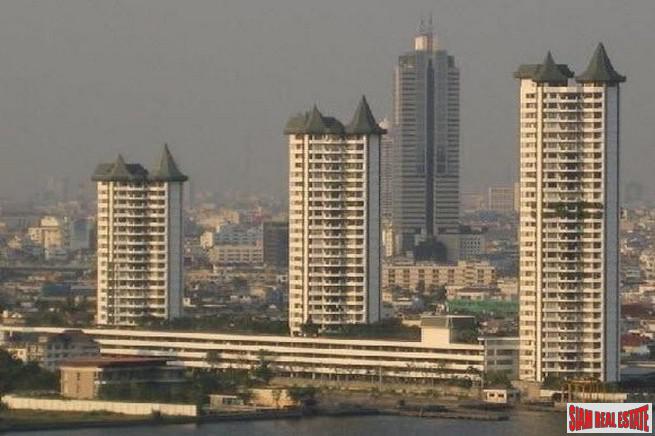 Tridhos City Marina | Superior River Views from this Three Bedroom Condo in Charoen Nakron-3