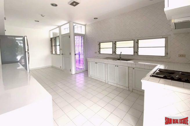 TPJ Condominium | Pet Friendly Extra Large Three Bedroom for Sale in Phrom Phong-15