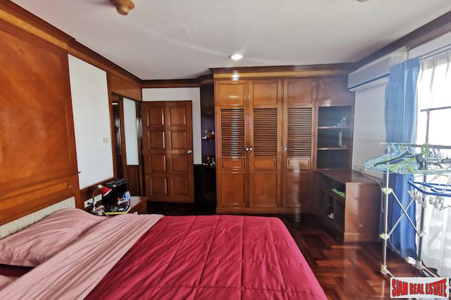 Richmond Palace | Extra Large Two Bedroom Condo for Sale in a Quiet Phrom Phong Location-4