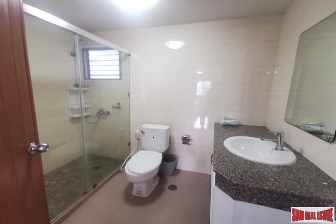 Regent on the Park 1 | Spacious Three Bedroom Condo + Maids Room + Two Balconies for Sale at Sukhumvit 26, Phrom Phong-11