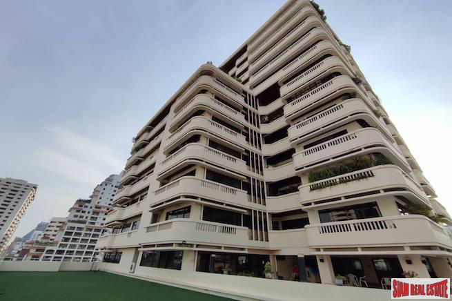Mano Tower | A Rare Size Two Bedroom + 1 Study room Condo for Sale on Sukhumvit 39