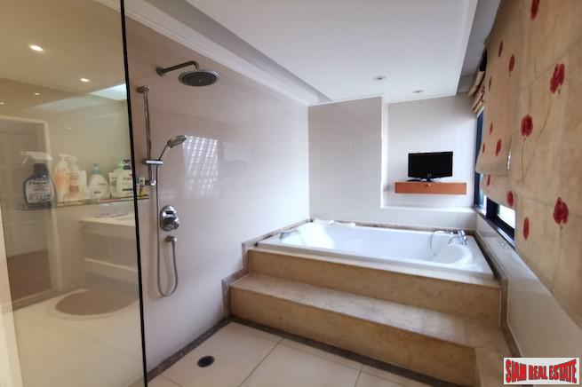 Sukhumvit Casa Condominium | Special Penthouse Unit for Sale with Views of the Benjakiti Lake and the Forest Park-12