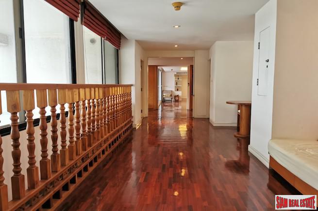 Sukhumvit Casa Condominium | Special Penthouse Unit for Sale with Views of the Benjakiti Lake and the Forest Park-5