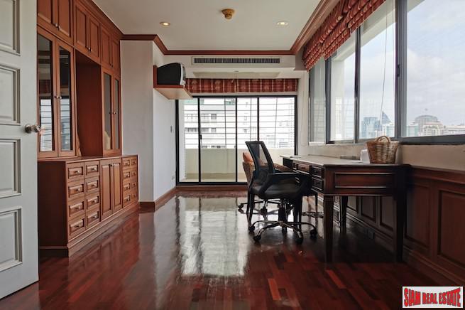 Sukhumvit Casa Condominium | Special Penthouse Unit for Sale with Views of the Benjakiti Lake and the Forest Park-8