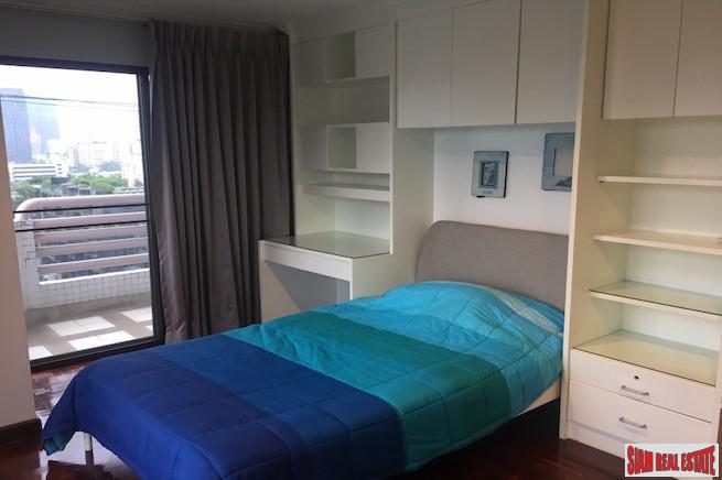 Richmond Palace Condominium | Bright & Peaceful Three Bedroom Corner Unit for Sale in Phrom Phong-15