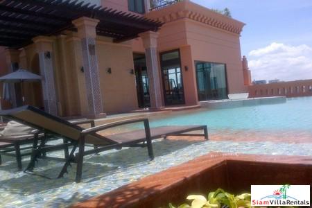 One Bedroom Apartment in Contemporary, Spanish-Style Complex on Sukhumvit 22