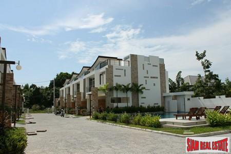 Three-Bedroom Townhomes with Jacuzzi Roof Terraces in Rawai