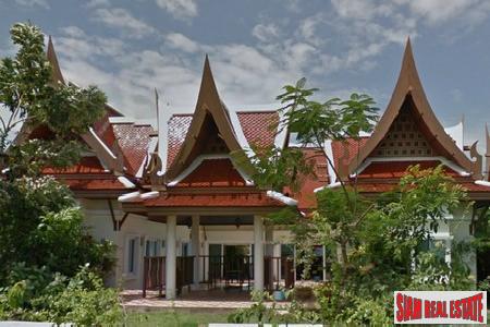 Thai-Modern Beachfront Three-Bedroom Pool Villa in Rawai