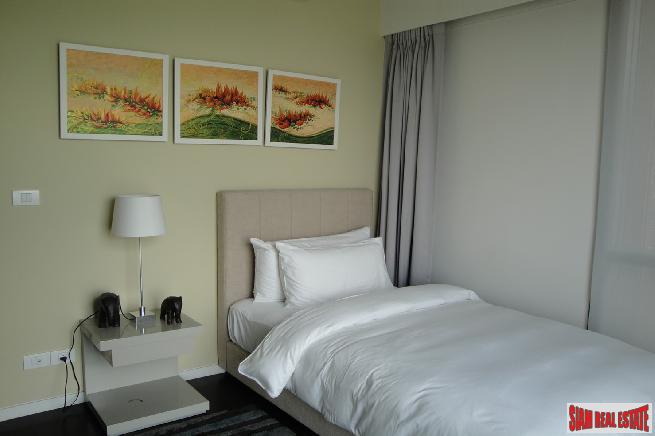RENTED Two Minutes Walk To Radjadamri BTS Station,-11